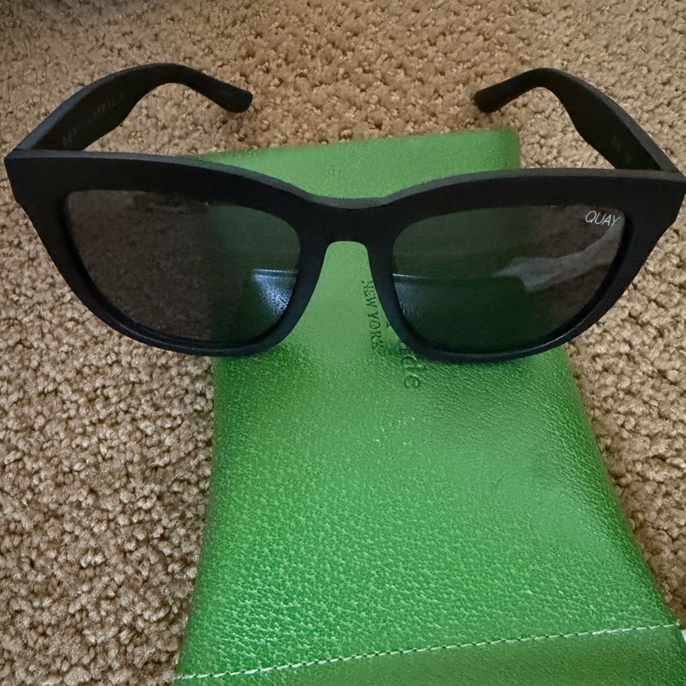 Quay Sunglasses Zeus 125 🖤